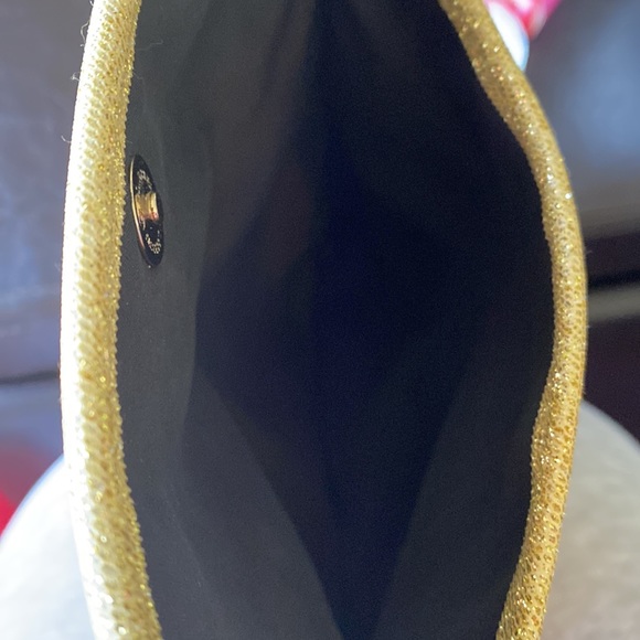 Victoria Secret gold shimmer makeup bag - Picture 5 of 6